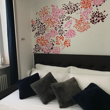 Love & Smile Apartment By Rent All Como Exterior photo